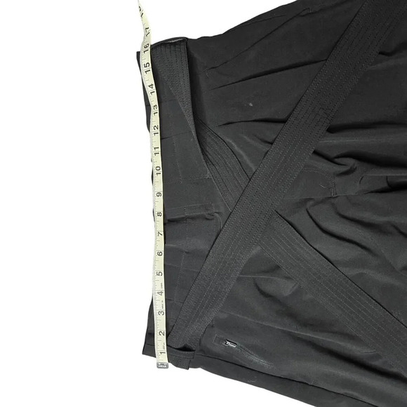 Athelta Skyline Short II Black - Picture 5 of 8